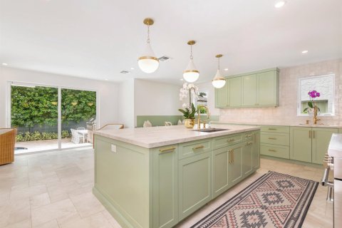 Villa ou maison à louer à West Palm Beach, Floride: 5 chambres, 316.24 m2 № 2389564 - photo 12