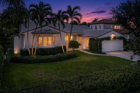 Villa ou maison à louer à West Palm Beach, Floride: 5 chambres, 316.24 m2 № 2389564 - photo 2