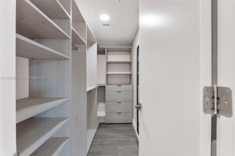 Condominio en venta en Fort Lauderdale, Florida, 3 dormitorios, 220.46 m2 № 1992298 - foto 24