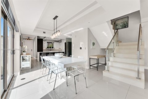 Condominio en venta en Fort Lauderdale, Florida, 3 dormitorios, 220.46 m2 № 1992298 - foto 15