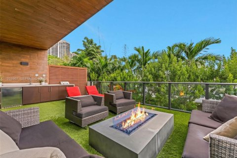 Condominio en venta en Fort Lauderdale, Florida, 3 dormitorios, 220.46 m2 № 1992298 - foto 7