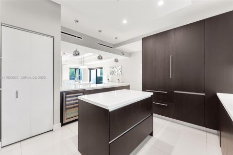 Condominio en venta en Fort Lauderdale, Florida, 3 dormitorios, 220.46 m2 № 1992298 - foto 11