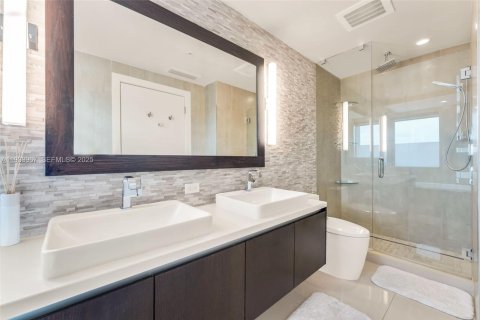 Condominio en venta en Fort Lauderdale, Florida, 3 dormitorios, 220.46 m2 № 1992298 - foto 22