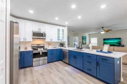 Villa ou maison à vendre à Kissimmee, Floride: 4 chambres, 264.49 m2 № 1815684 - photo 11