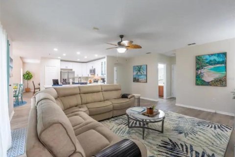 Villa ou maison à vendre à Kissimmee, Floride: 4 chambres, 264.49 m2 № 1815684 - photo 15