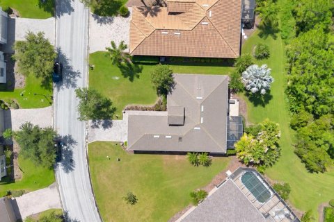 House in Poinciana, Florida 2 bedrooms, 155.43 sq.m. № 2396259 - photo 18