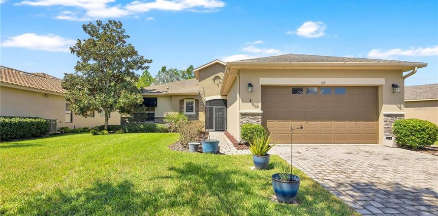 House in Poinciana, Florida 2 bedrooms, 155.43 sq.m. № 2396259