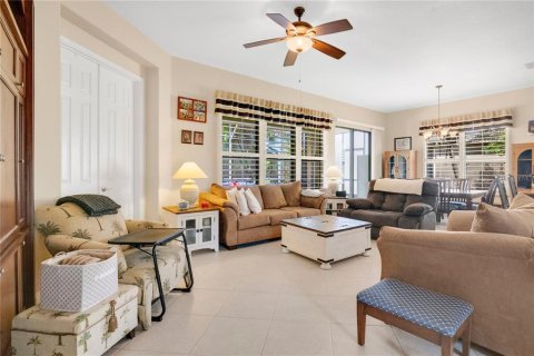 House in Poinciana, Florida 2 bedrooms, 155.43 sq.m. № 2396259 - photo 7