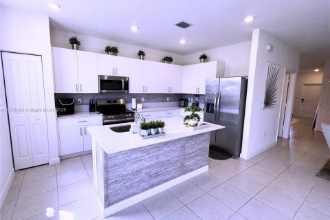 Touwnhouse à vendre à Lauderhill, Floride: 3 chambres, 151.99 m2 № 1714849 - photo 5