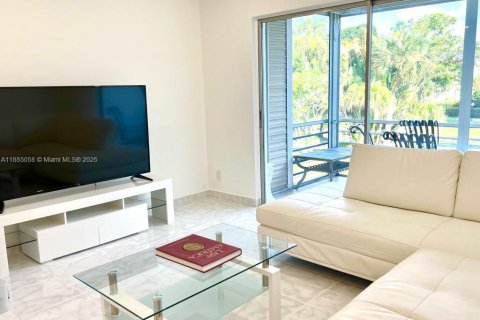 Condominio en alquiler en Lauderdale Lakes, Florida, 2 dormitorios, 87.7 m2 № 2014725 - foto 2