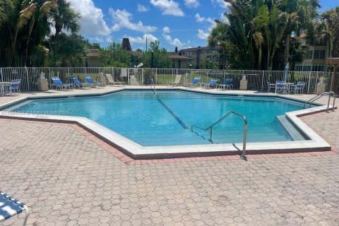 Condominio en alquiler en Lauderdale Lakes, Florida, 2 dormitorios, 87.7 m2 № 2014725 - foto 24