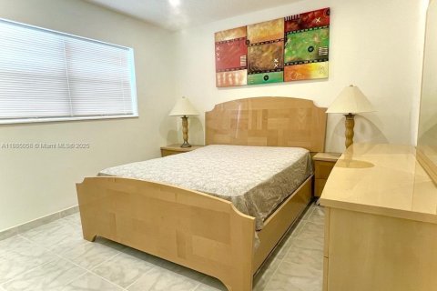 Condominio en alquiler en Lauderdale Lakes, Florida, 2 dormitorios, 87.7 m2 № 2014725 - foto 15