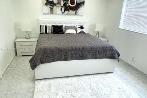 Condominio en alquiler en Lauderdale Lakes, Florida, 2 dormitorios, 87.7 m2 № 2014725 - foto 17