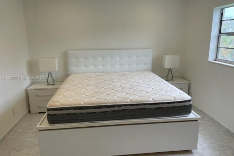 Condominio en alquiler en Lauderdale Lakes, Florida, 2 dormitorios, 87.7 m2 № 2014725 - foto 14