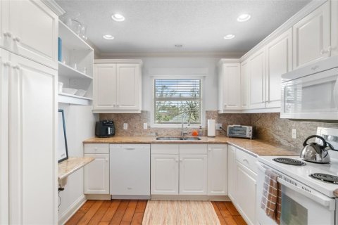 Condo in Longboat Key, Florida, 2 bedrooms  № 1718941 - photo 9