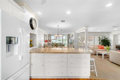 Condo in Longboat Key, Florida, 2 bedrooms  № 1718941 - photo 6