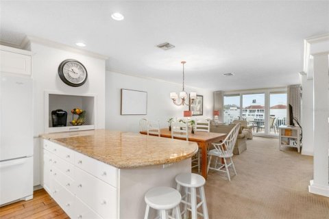 Condo in Longboat Key, Florida, 2 bedrooms  № 1718941 - photo 5