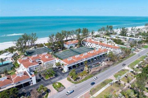 Condo in Longboat Key, Florida, 2 bedrooms  № 1718941 - photo 1