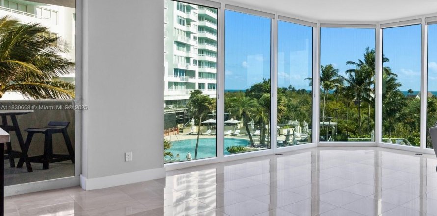 Condominio en Miami Beach, Florida, 3 dormitorios  № 1830604