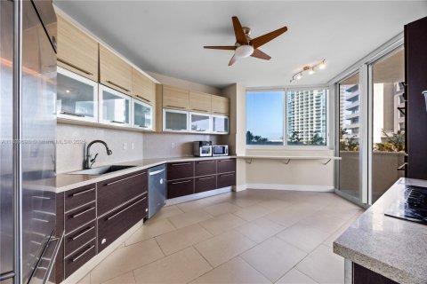 Condominio en venta en Miami Beach, Florida, 3 dormitorios, 217.39 m2 № 1830604 - foto 6