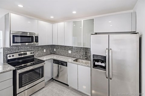 Купить кондоминиум в Авентура, Флорида 1 спальня, 99.03м2, № 1864346 - фото 4