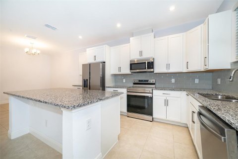 Townhouse in Orlando, Florida 3 bedrooms, 164.99 sq.m. № 1832713 - photo 11