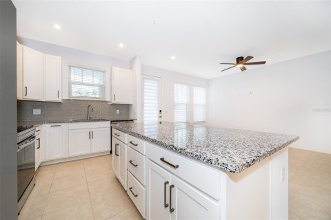 Touwnhouse à louer à Orlando, Floride: 3 chambres, 164.99 m2 № 1832713 - photo 9