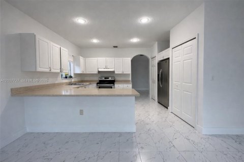 Casa en alquiler en Florida City, Florida, 4 dormitorios, 200.67 m2 № 2071683 - foto 3