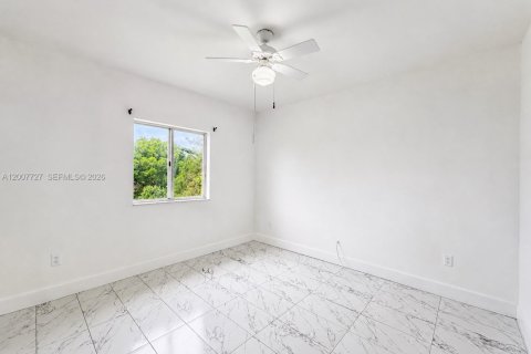 Casa en alquiler en Florida City, Florida, 4 dormitorios, 200.67 m2 № 2071683 - foto 8