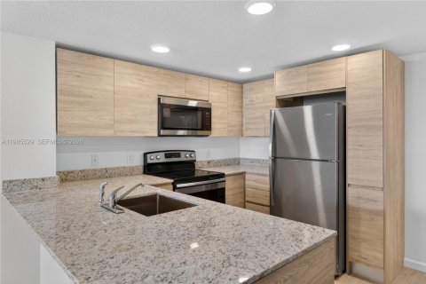 Condominio en alquiler en Orlando, Florida, 1 dormitorio № 2049051 - foto 13