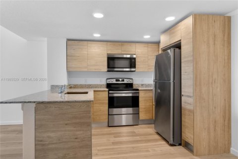 Condominio en alquiler en Orlando, Florida, 1 dormitorio № 2049051 - foto 3