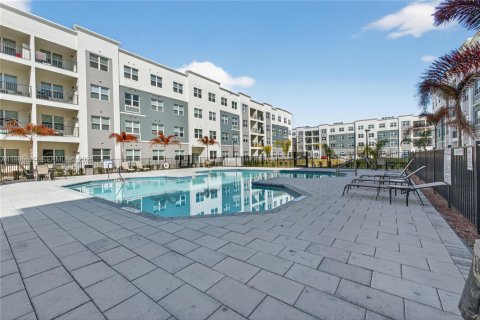 Condominio en Orlando, Florida, 1 dormitorio  № 2049051