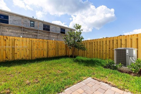 Adosado en venta en Homestead, Florida, 3 dormitorios, 166.85 m2 № 2017766 - foto 18