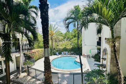 Condo in Fort Lauderdale, Florida, 1 bedroom  № 1818395 - photo 1