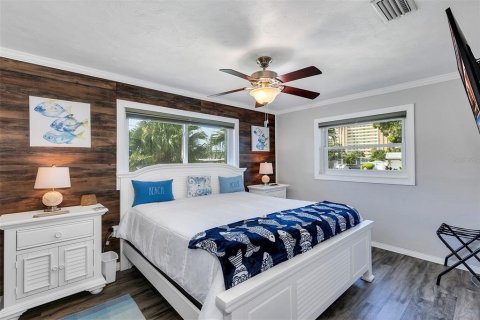 House in Saint Petersburg, Florida 2 bedrooms, 117.61 sq.m. № 1902193 - photo 8