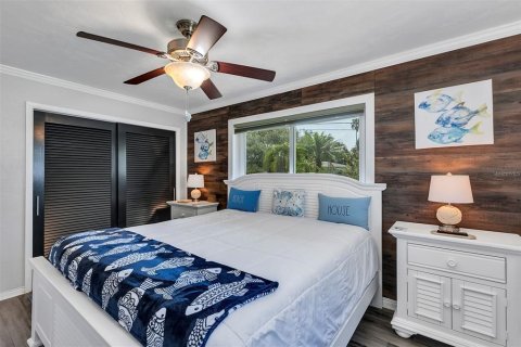 House in Saint Petersburg, Florida 2 bedrooms, 117.61 sq.m. № 1902193 - photo 9