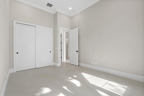 House in Vero Beach, Florida 3 bedrooms, 252.69 sq.m. № 2088035 - photo 29