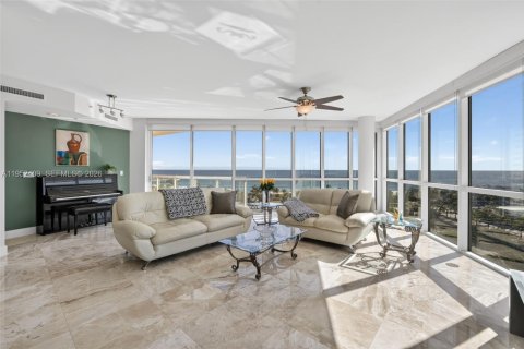 Купить кондоминиум в Помпано-Бич, Флорида 3 спальни, 195.84м2, № 2017639 - фото 6