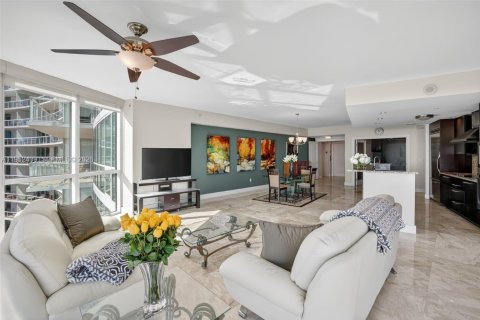 Купить кондоминиум в Помпано-Бич, Флорида 3 спальни, 195.84м2, № 2017639 - фото 9