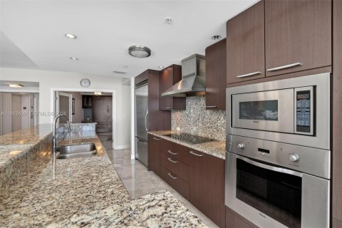 Купить кондоминиум в Помпано-Бич, Флорида 3 спальни, 195.84м2, № 2017639 - фото 15