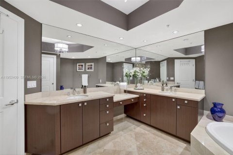 Купить кондоминиум в Помпано-Бич, Флорида 3 спальни, 195.84м2, № 2017639 - фото 21