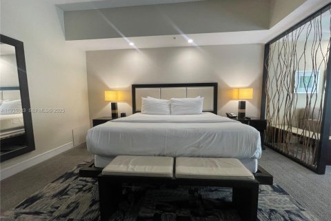 Condo in Doral, Florida, 1 bedroom  № 1994968 - photo 4