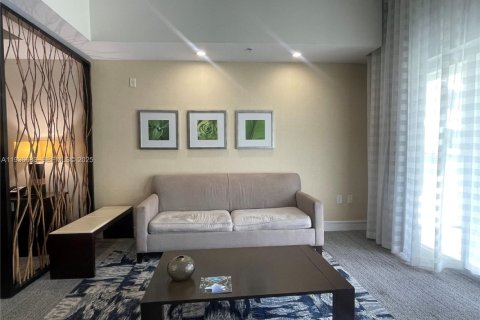 Condo in Doral, Florida, 1 bedroom  № 1994968 - photo 6