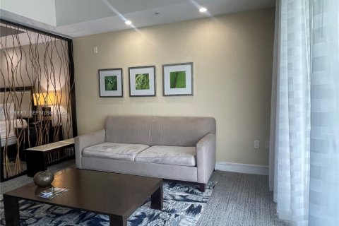 Condo in Doral, Florida, 1 bedroom  № 1994968 - photo 8
