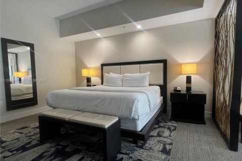 Condo in Doral, Florida, 1 bedroom  № 1994968 - photo 5