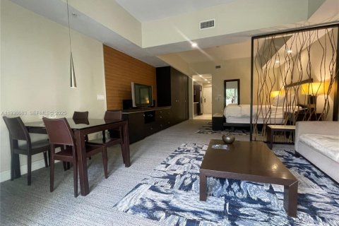 Condo in Doral, Florida, 1 bedroom  № 1994968 - photo 13