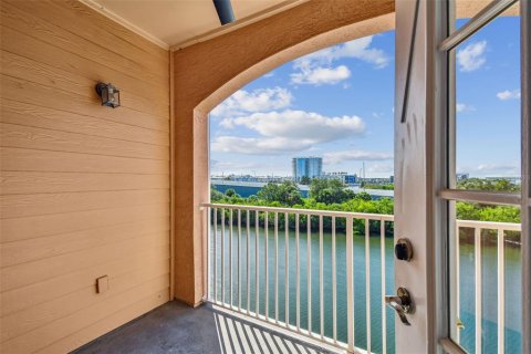 Copropriété à louer à Tampa, Floride: 1 chambre, 60.76 m2 № 2416338 - photo 9