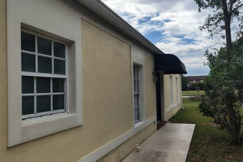 Снять в аренду таунхаус в Киссимми, Флорида 2 комнаты, 160.54м2, № 2094715 - фото 4