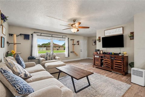 Casa en venta en Deltona, Florida, 3 dormitorios, 145.95 m2 № 2386025 - foto 6