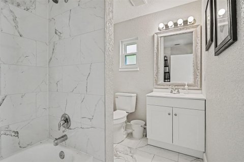 Casa en venta en Deltona, Florida, 3 dormitorios, 145.95 m2 № 2386025 - foto 25